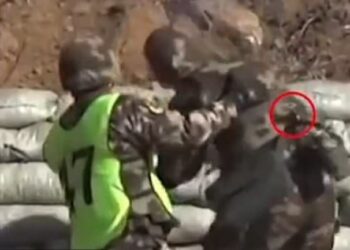 (VIDEO) Vojniku pri vježbi ispala bomba, život mu spasio nevjerovatan potez zapovjednika