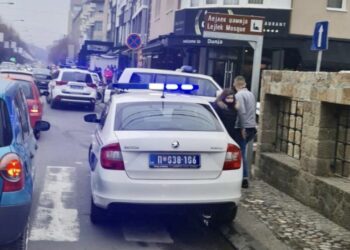 DRAMA U NOVOM PAZARU: Mahao pištoljem u ugostiteljskom objektu, nastala opšta pometnja