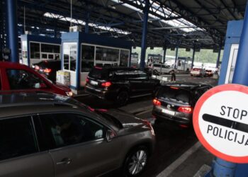 Dijaspora krenula u Srbiju- gužve na graničnim prijelazima