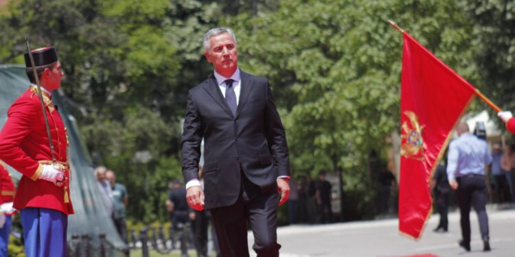 Kabinet Predsjednika Crne Gore: Đukanović na liječenju od upale pluća, negativan na Covid19