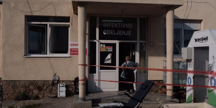 Hospitalizovano još 17 pacijenata u Novom Pazaru, preminuo jedan