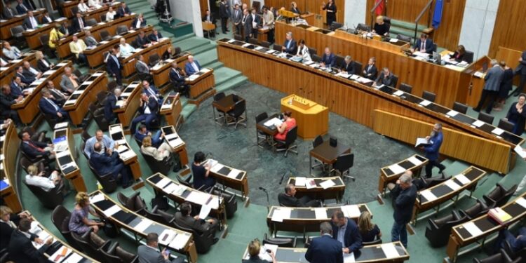 Austrija izbacuje termin “politički islam” iz kontroverznog nacrta zakona