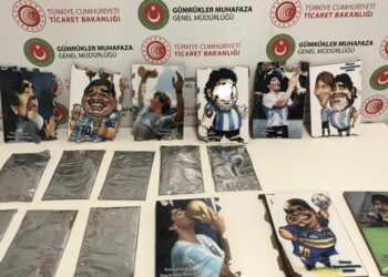 Turska: Hrvat krijumčario 2,5 kg kokaina u slikama Maradone