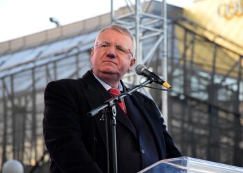 Šešelj: Crnogorska Vlada je mućak, a pogotovo premijer