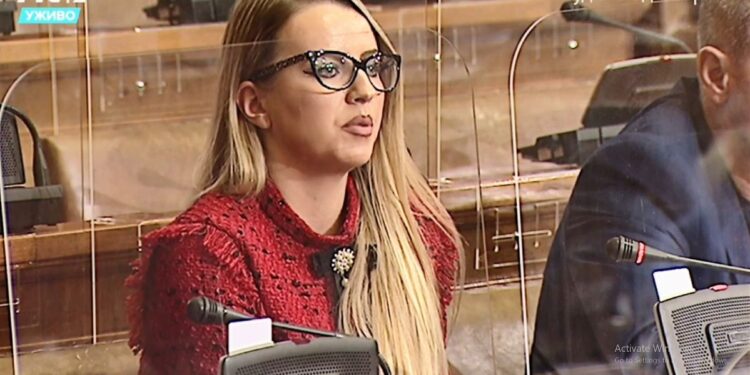 (VIDEO) Skupština da osudi nesprovođenje preporuka i mišljenja Povjerenice za zaštitu ravnopravnosti