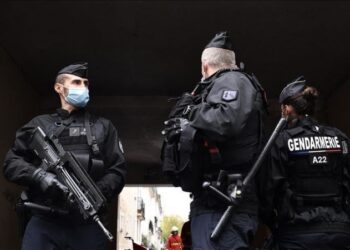 Francuska: U pucnjavi ubijena tri policajca, jedan ranjen