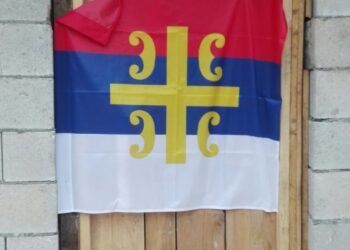 Crna Gora: Na vratima kuće članice DPS-a sa Cetinja zaheftana srpska zastava sa 4s