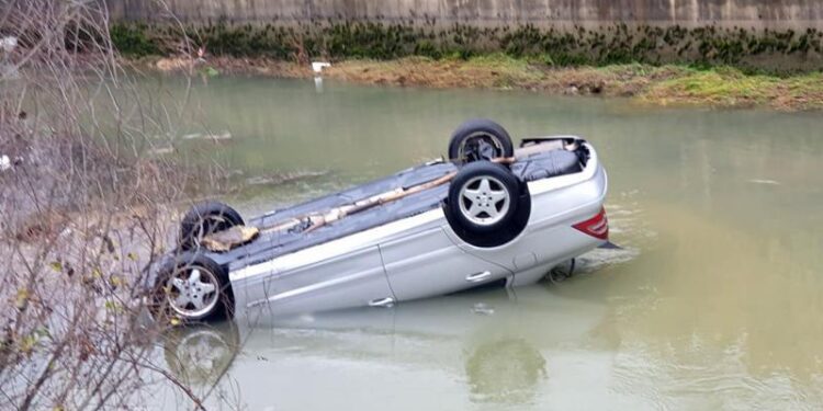 MOSTAR: POTRESAN PRIZOR Automobil sletio u rijeku, vozač poginuo… (foto)