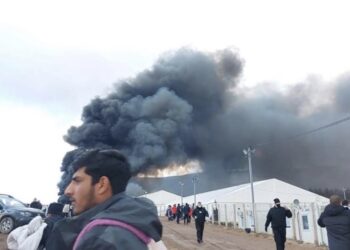 (VIDEO) Požar u migrantskom kampu Lipa u Bihaću