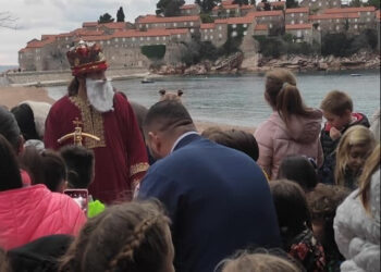 Centar teokratske Crne Gore: Budva ukinula Djeda Mraza