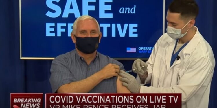 Američki potpredsjednik Pence uživo u TV programu primio vakcinu protiv COVID-19