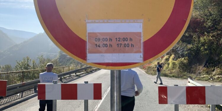Srušio se most u Rožajama, tri radnika povrijeđena