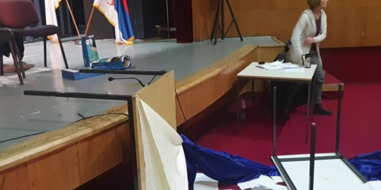 NOVA VAROŠ: BIVŠI PREDSJEDNIK OPŠTINE I NAČELNIK OKRUGA BACAO I LOMIO INVENTAR, SKUPŠTINA PREKINUTA