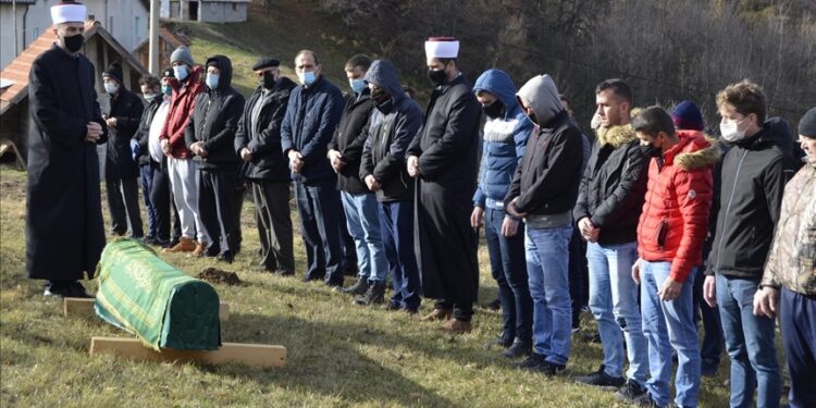 BiH: Klanjana dženaza majci Kadi Ramić iz Srebrenice