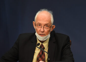Nova sjednica Kriznog štaba: Doktor Kon otkrio koje su NOVE MJERE na stolu, vezane su za PRAZNIKE