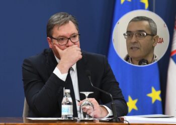 Naravno, Vučić je našao manu ljekaru koji mu je vratio orden