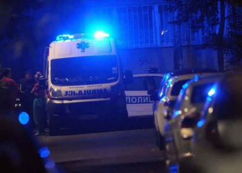 DETALJI PUCNJAVE KOD VARVARINA Ranjeni otac i sin, napadači nasilno ušli u vikendicu