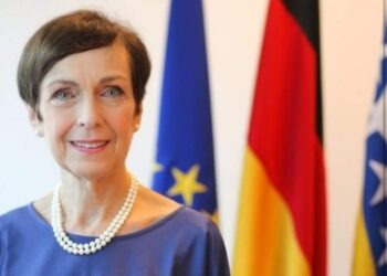 AMBASADORICA UEBBER SAOPŠTILA: “Inzko treba da ide, Berlin želi Schmidta”!
