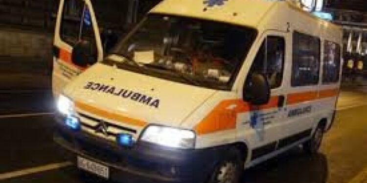 UŽASNA SAOBRAĆAJNA NESREĆA KOD SURČINA: Muškarac šetao auto-putem, pa nastradao