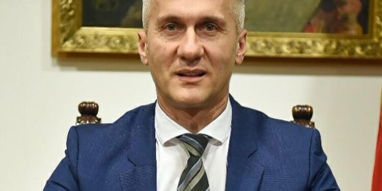 Šef ANB-a: Znamo ko je palio tajna dokumenta