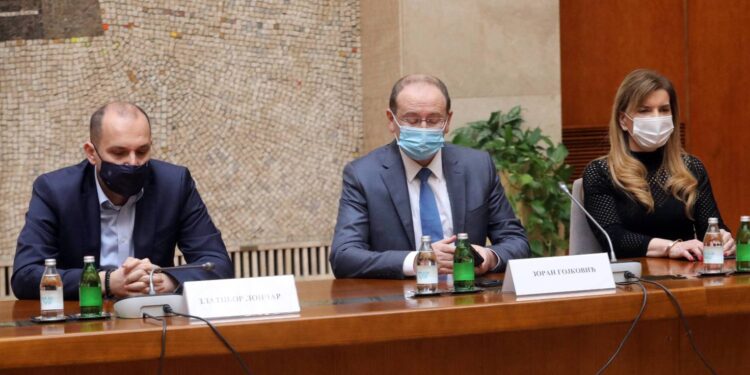 Krizni štab za borbu protiv korone: Mjere ostaju, bolja epidemiološka situacija ali bez opuštanja