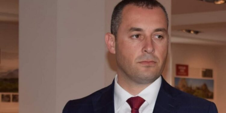 Po scenariju iz 90-tih: predsjednik opštine Berane za šovinističke grafite optužuje DPS