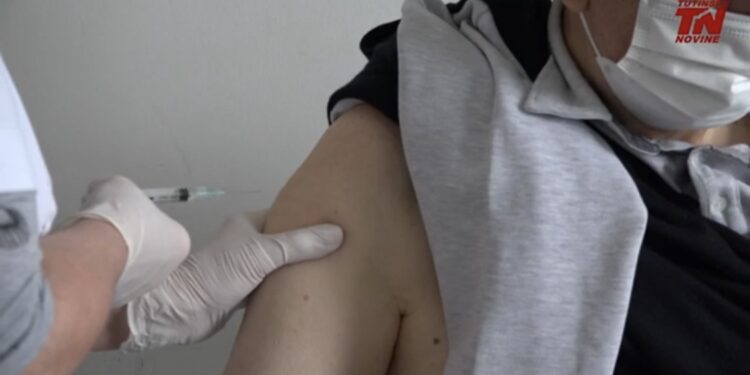 (VIDEO) Počela vakcinacija stanovništva protiv korona virusa u Tutinu