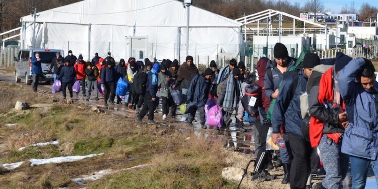Vijeće ministara BiH naložilo da se migranti prime u Biru: Oštra reakcija lokalnih vlasti