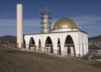 (VIDEO) U novoj džamiji u tutinskom naselju Lukavica klanjan prvi džuma namaz