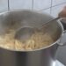 (VIDEO) Crveni krst u Tutinu dnevno dijeli 550 kuhanih obroka