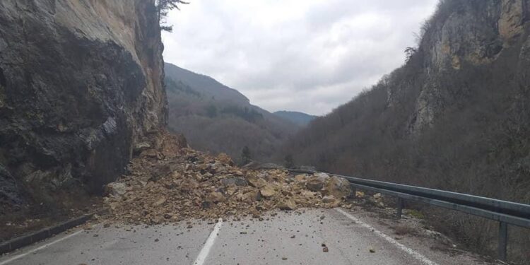 VOZAČI UPOZORENJE: VELIKI ODRON U BIH