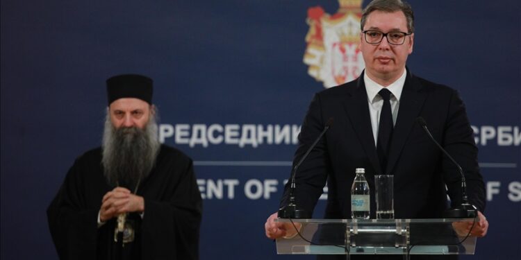 Susret Vučića i patrijarha Porfirija: Poteškoće uvijek  rješavati dijalogom