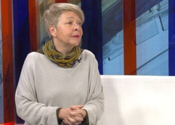 “Vučić diktira teme preko tabloida i nacionalnih TV”