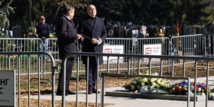 Ispraćen uz tamburaše: Đorđe Balašević sahranjen u Novom Sadu uz pjesmu “Olivera”