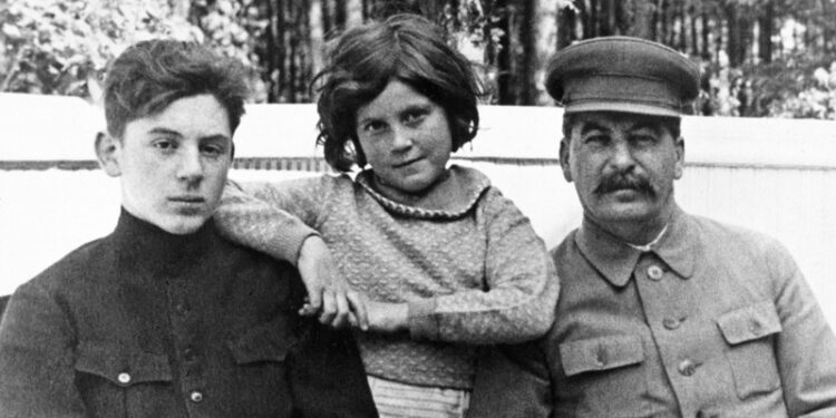 Staljinov praunuk je musliman, zove se Selim i živi u pradjedovom stanu u Moskvi