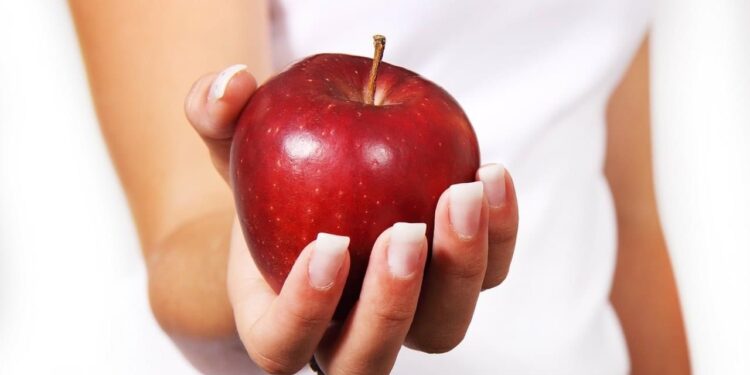 JEDNA JABUKA DNEVNO ZA DOBRO ZDRAVLJE