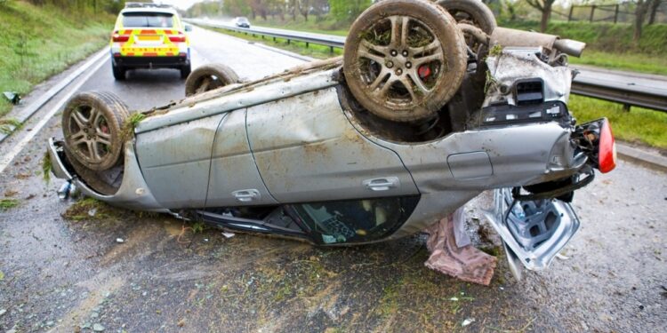 Jedna osoba poginula, dvije teško povređene u saobraćajnoj nesreći kod Kraljeva