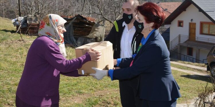 Sarajevo: Posjeta šehidskim porodicama uoči Dana nezavisnosti BiH