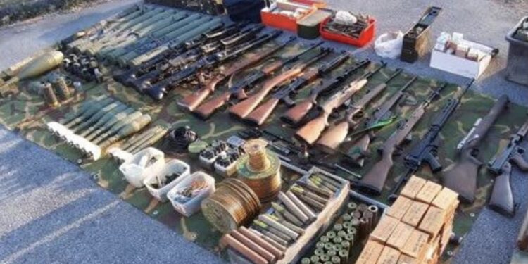 Sisački Rambo predao policiji: 30 kg eksploziva, preko 100 granata, snajpere, bombe…