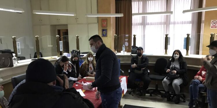 Izbori u Nikšiću: Izlaznost do 11h – OIK 40%, CEMI 38%