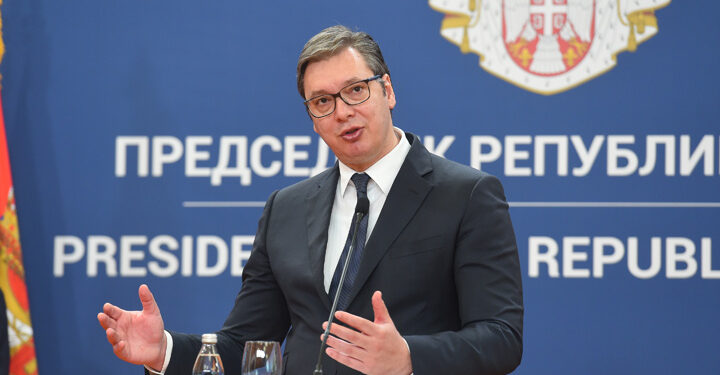 NEZAPOSLENIMA PO 120 EURA – Vučić najavio novi paket pomoći i za muzičare i hotelijere