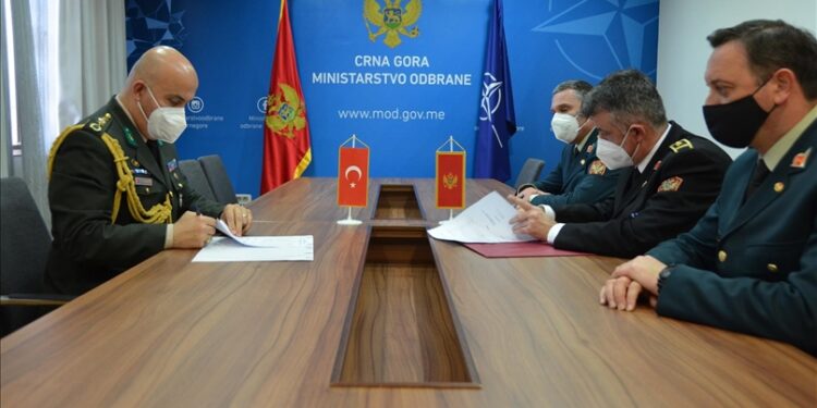 Turska donirala automatske puške Vojsci Crne Gore