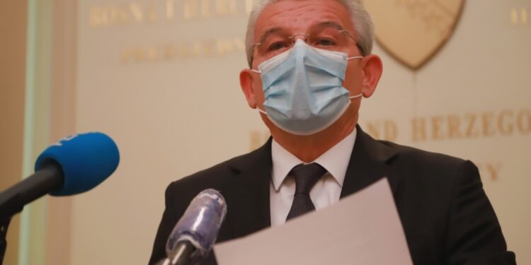 Džaferović: Njihove prijetnje o raspadu podsjećaju na poruke zločinca Karadžića