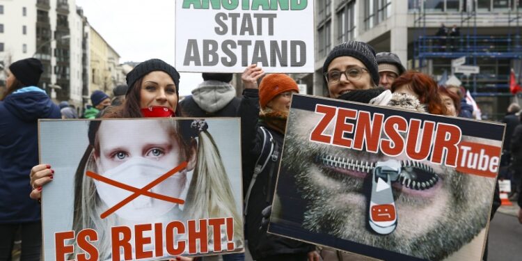 Širom Njemačke protesti zbog mjera protiv COVID-19: “Sloboda umjesto Merkel”