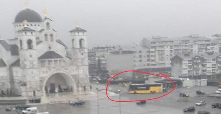 Autobusi iz Srbije sa glasačima za Nikšić