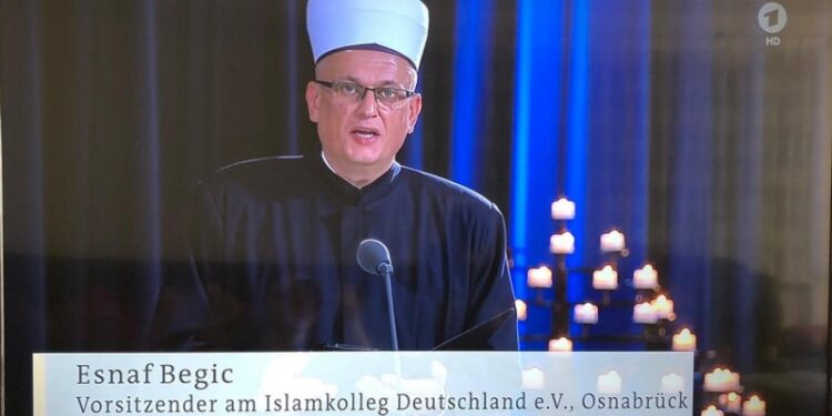 Komemoracija žrtvama COVID-19 u Njemačkoj: U ime svih muslimana govorio je imam Esnaf Begić iz BiH