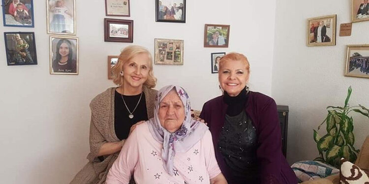 LEGENDARNA HANKA PALDUM OBIŠLA NANU FATU ORLOVIĆ ZA BAJRAM