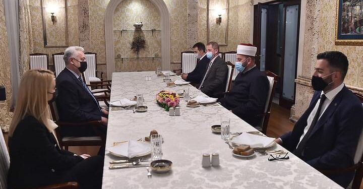 Krivokapić na iftaru sa reisom Fejzićem
