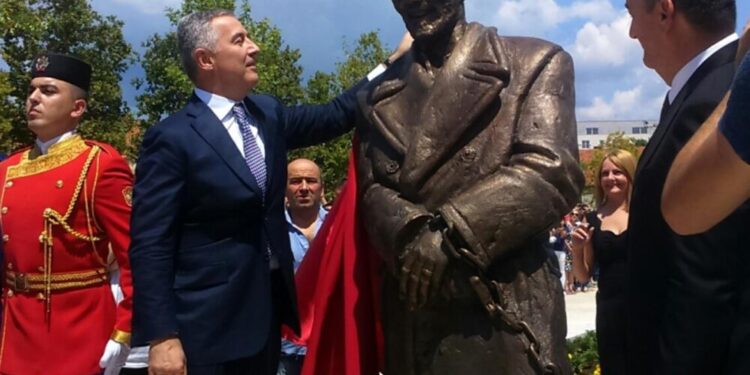 Đukanović o skrnavljenju spomenika: Adekvatna reakcija ili ćemo znati šta nam je činiti