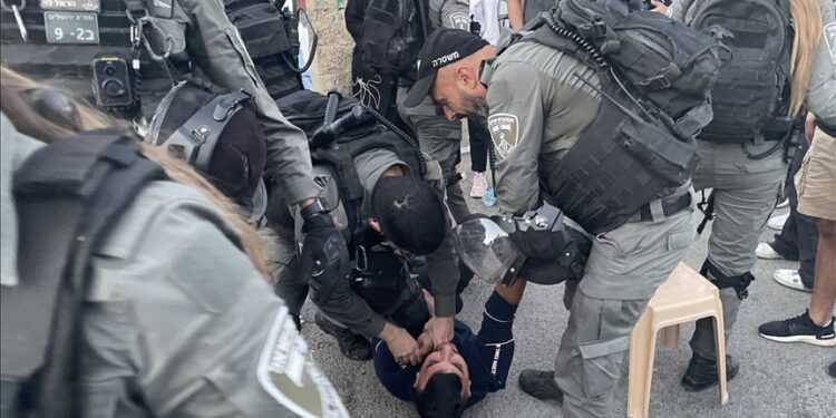 Al-Quds: Novi napad izraelske policije na Palestince u naselju Sheikh Jarrah